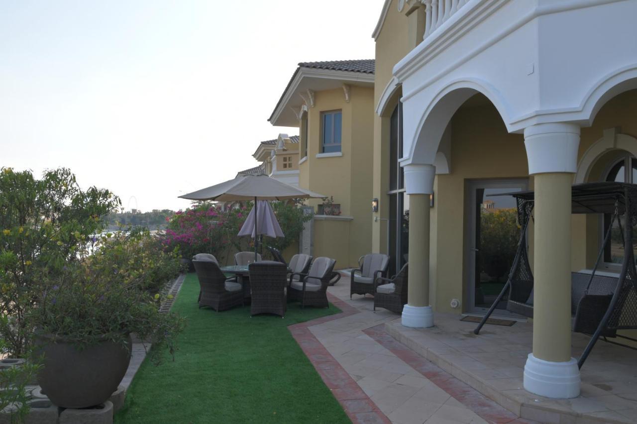 Chic 4Br Villa With Assistant Room And Private Pool On Palm Jumeirah By Deluxe Holiday Homes Dubai Eksteriør billede