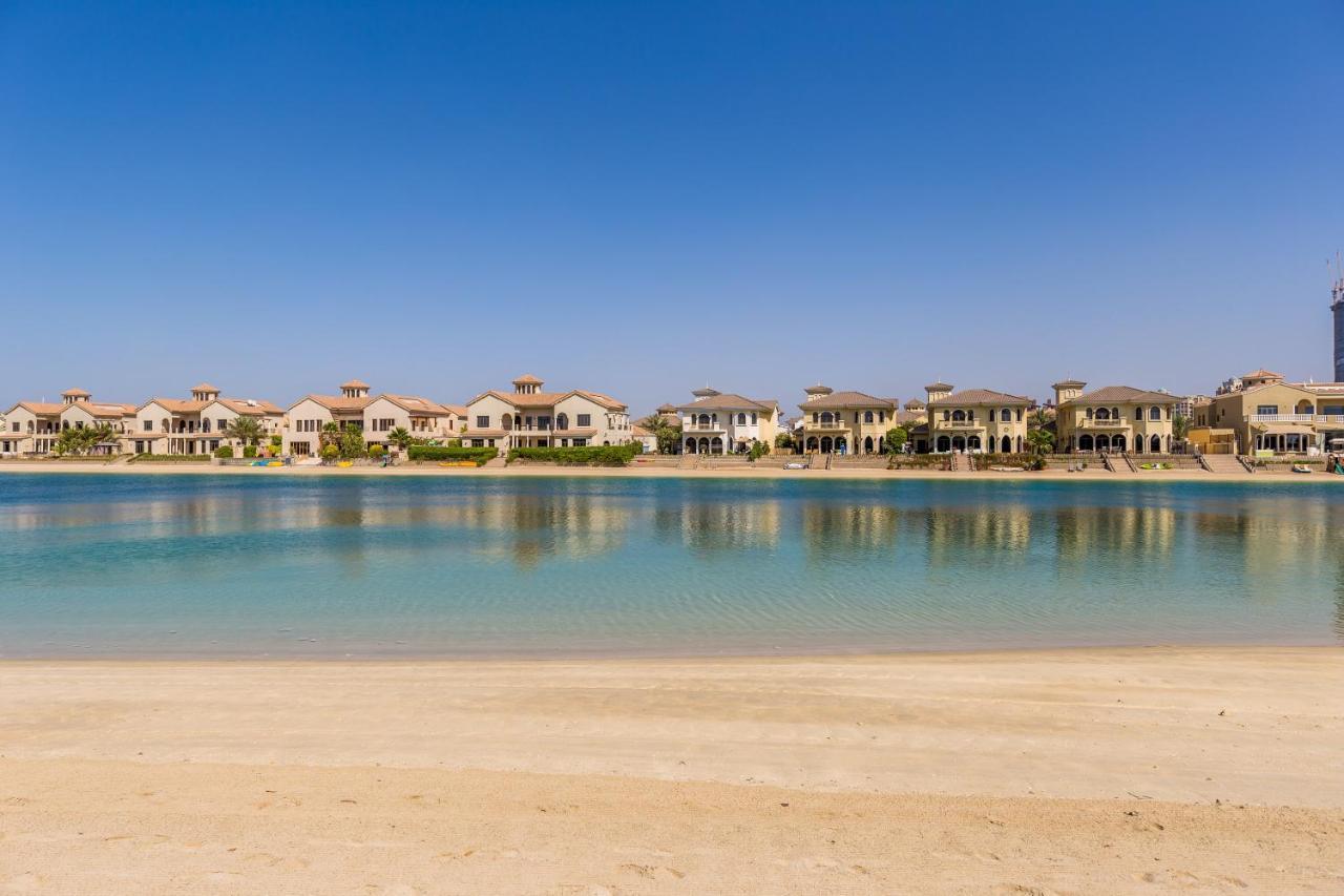 Chic 4Br Villa With Assistant Room And Private Pool On Palm Jumeirah By Deluxe Holiday Homes Dubai Eksteriør billede
