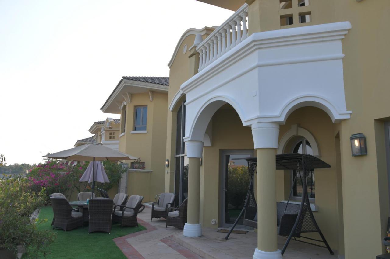 Chic 4Br Villa With Assistant Room And Private Pool On Palm Jumeirah By Deluxe Holiday Homes Dubai Eksteriør billede